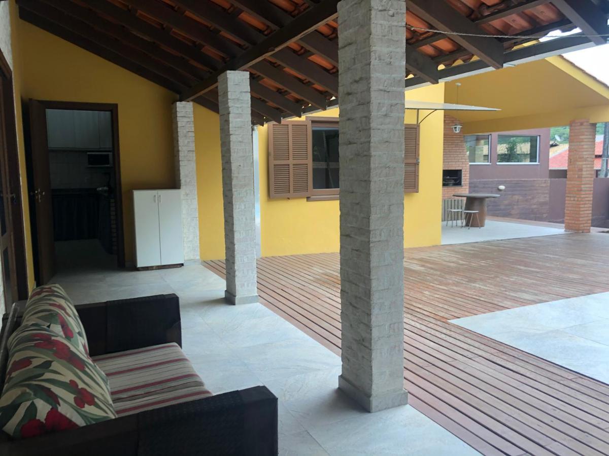 Linda Casa Com Piscina Em Bombinhas, Espaco Inteiro Exterior photo