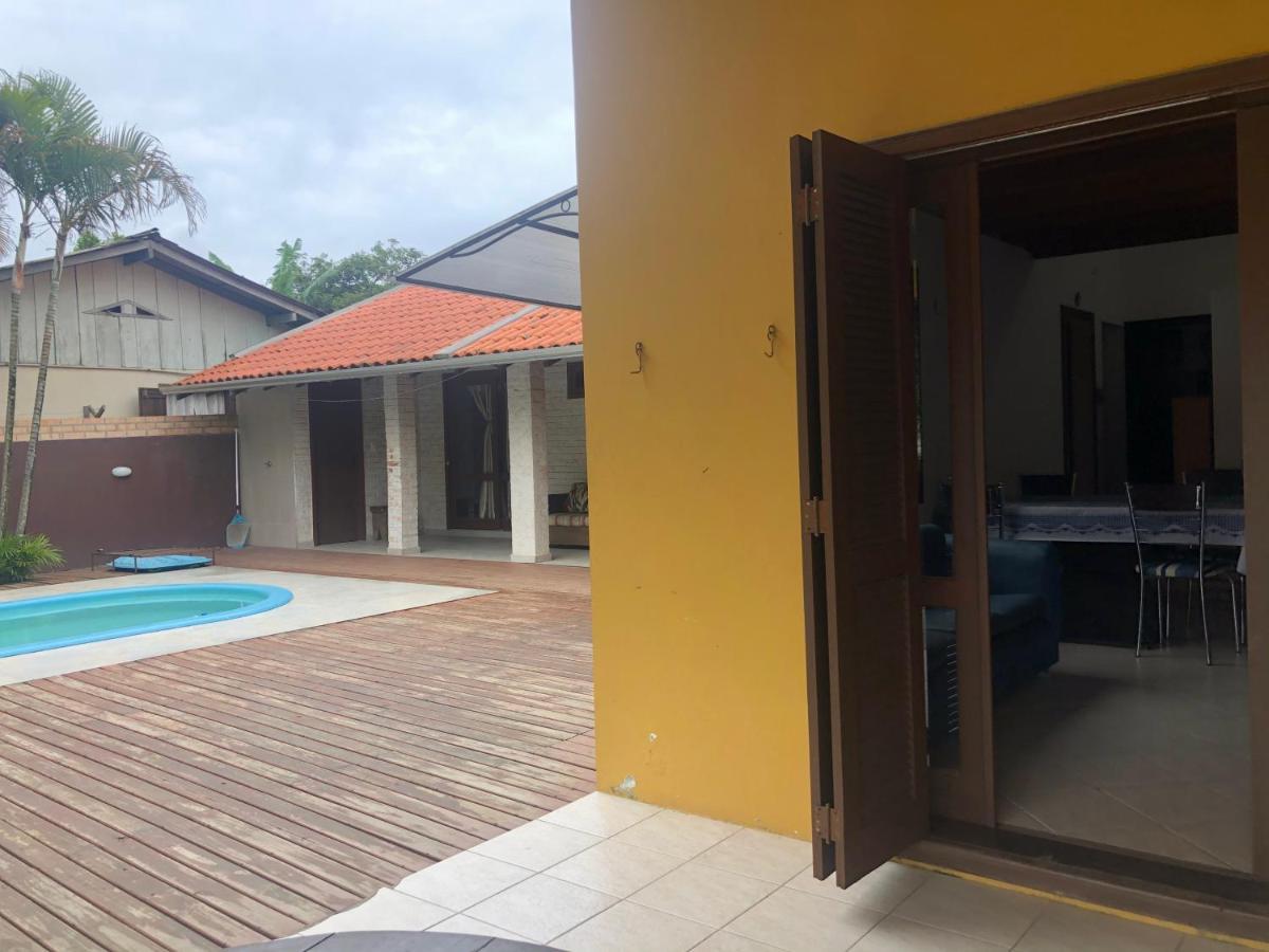 Linda Casa Com Piscina Em Bombinhas, Espaco Inteiro Exterior photo