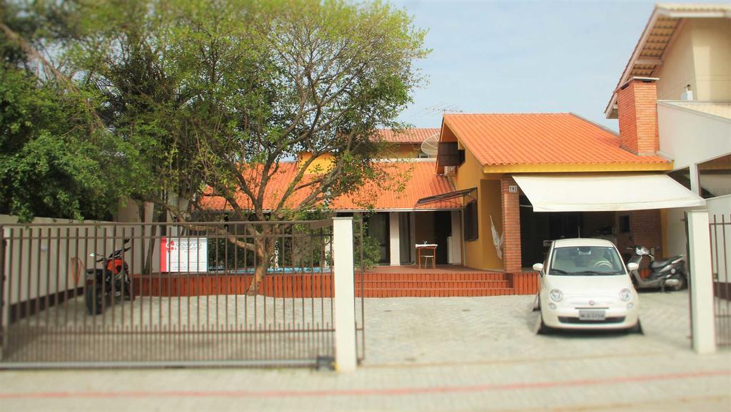 Linda Casa Com Piscina Em Bombinhas, Espaco Inteiro Exterior photo